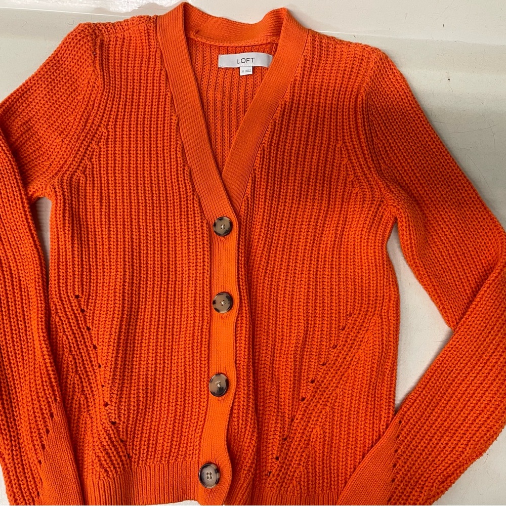 🦐🦐🦐🦐LOFT Vibrant Orange Button-Up Cardigan XS
